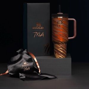 STANLEY TYLA TYGER QUENCHER 40 OZ